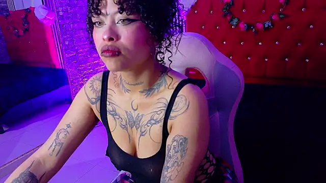 miahernadez303av online show from 11, 2, 2026