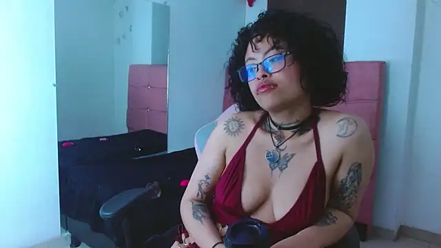 miahernadez303av online show from 3, 3, 2025