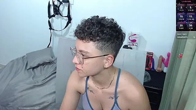 Antonella Cruz02 online show from 12, 3, 2025