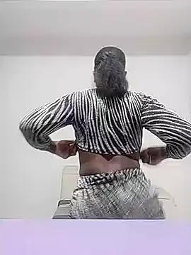 Snapshot of halana_heredia chatting on 7, 10, 2025 halana heredia online show from 7, 10, 2025