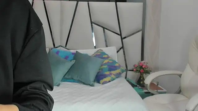  aurora18  online show from 11, 2, 2026