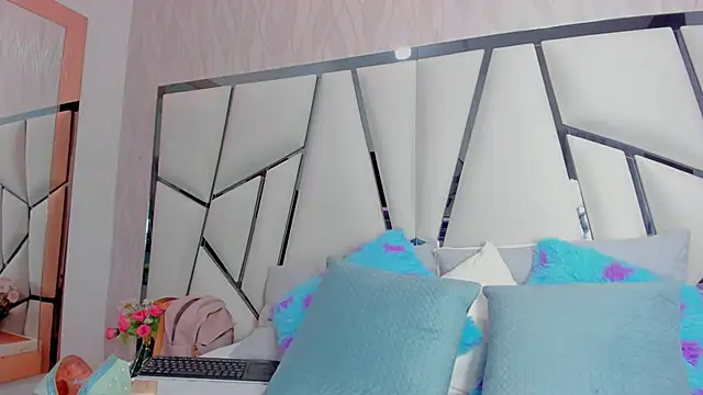  aurora18  online show from 9, 4, 2026