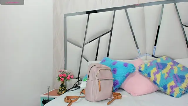  aurora18  online show from 8, 1, 2026