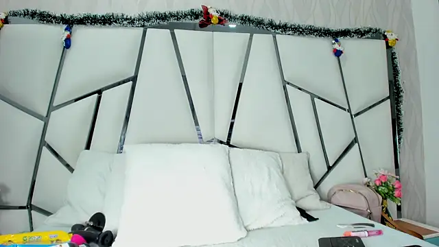  aurora18  online show from 29, 11, 2025