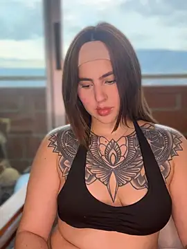 ValerieHilton online show from 3, 2, 2025