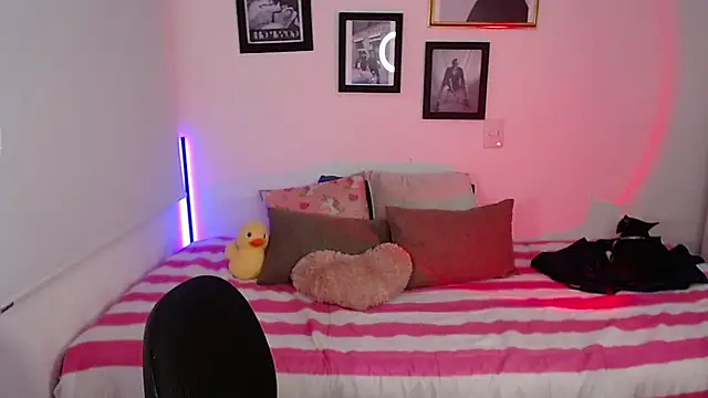 lilyy evanss online show from 12, 1, 2025