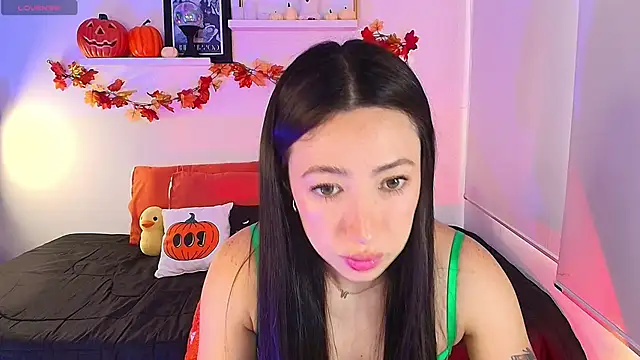 Snapshot of lilyy_evanss chatting on 27, 10, 2025 lilyy evanss online show from 27, 10, 2025