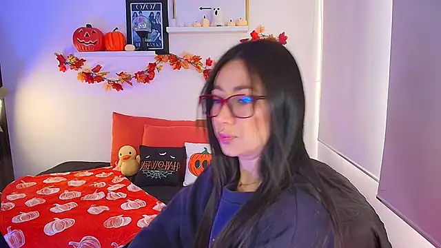 Snapshot of lilyy_evanss chatting on 29, 10, 2025 lilyy evanss online show from 29, 10, 2025