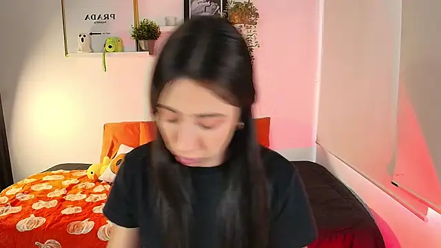 Snapshot of lilyy_evanss chatting on 7, 11, 2025 lilyy evanss online show from 7, 11, 2025