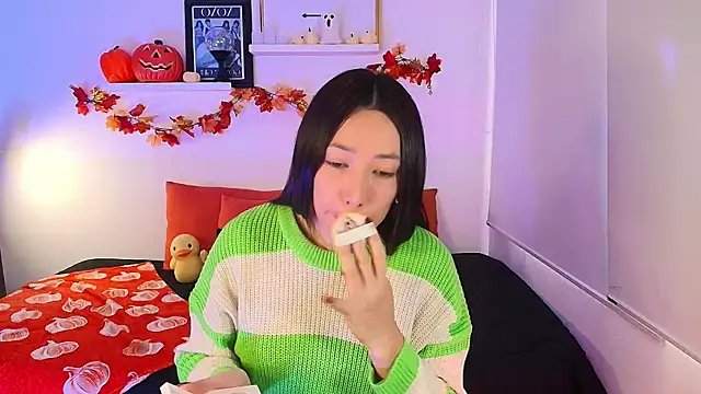 Snapshot of lilyy_evanss chatting on 3, 11, 2025 lilyy evanss online show from 3, 11, 2025