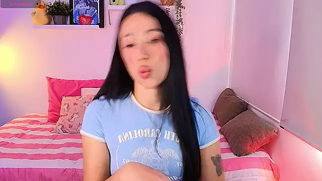 lilyy evanss online show from 6, 3, 2026