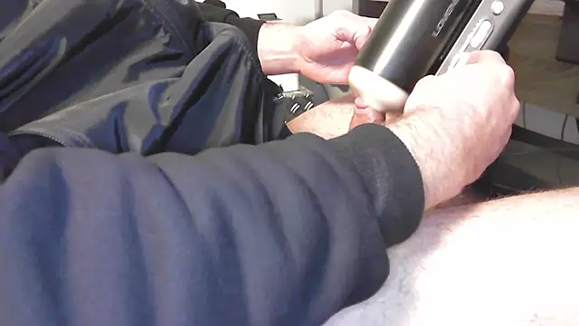 Snapshot of LasseVonLarson chatting on 12, 12, 2024 LasseVonLarson online show from 12, 12, 2024