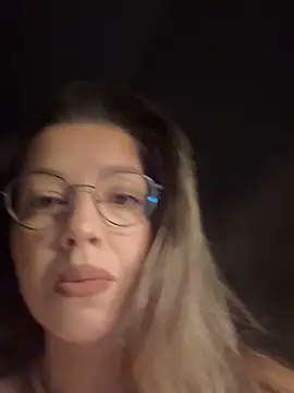 Snapshot of SonyaD_ chatting on 28, 4, 2026 SonyaD online show from 28, 4, 2026