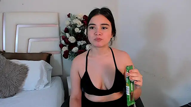 CamilaSofiia online show from 18, 3, 2025