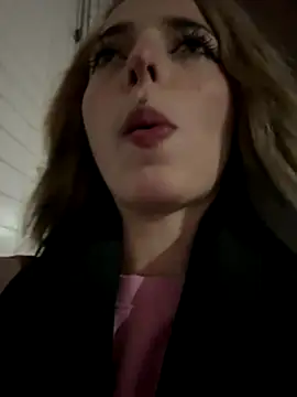 Snapshot of LoraaDoll chatting on 3, 11, 2025 LoraaDoll online show from 3, 11, 2025