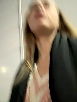 Snapshot of LoraaDoll chatting on 8, 10, 2025 LoraaDoll online show from 8, 10, 2025