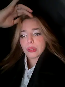 Snapshot of LoraaDoll chatting on 8, 11, 2025 LoraaDoll online show from 8, 11, 2025