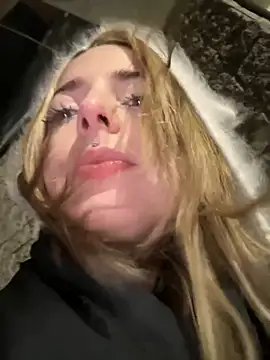 Snapshot of LoraaDoll chatting on 24, 11, 2025 LoraaDoll online show from 24, 11, 2025