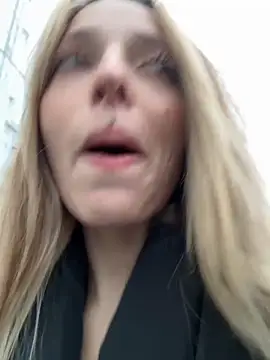 Snapshot of LoraaDoll chatting on 14, 10, 2025 LoraaDoll online show from 14, 10, 2025