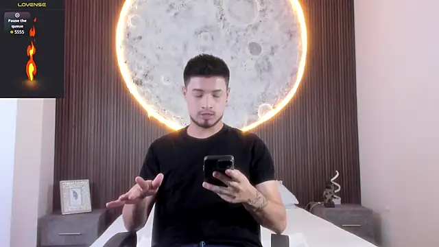 EdwardRoss  online show from 17, 12, 2025