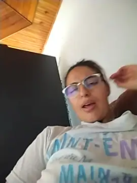 Snapshot of Kate_lorens9 chatting on 4, 8, 2026 Kate lorens9 online show from 4, 8, 2026