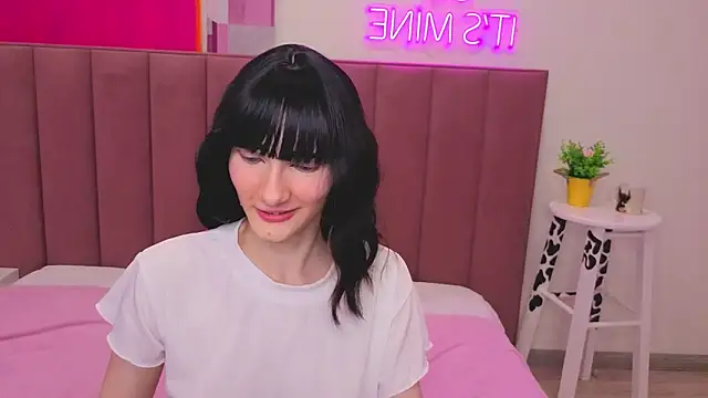 Lili flowerr online show from 16, 6, 2026