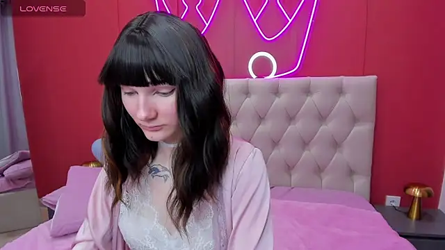 Lili flowerr online show from 13, 2, 2025