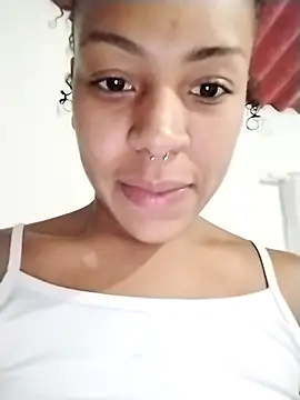Julia Pretinha online show from 5, 12, 2024