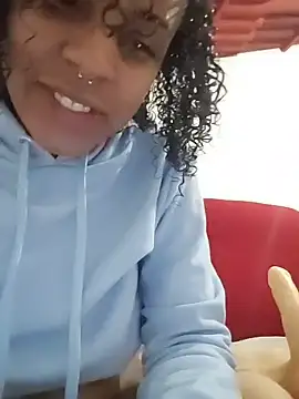 Julia Pretinha online show from 9, 11, 2025