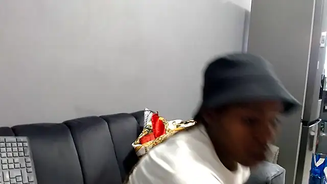 Snapshot of LongPussyLipsxx chatting on 25, 10, 2025 LongPussyLipsxx online show from 25, 10, 2025