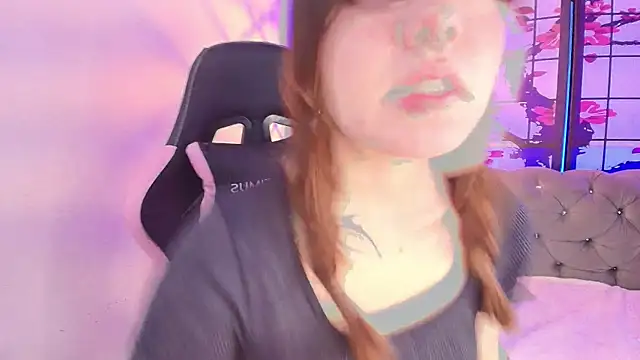 Fluffy Bubble21 online show from 21, 12, 2025