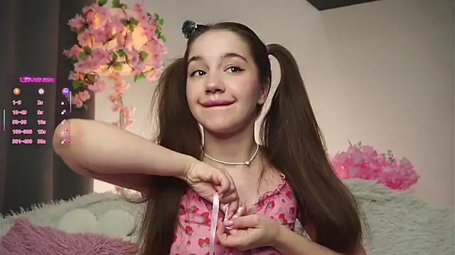 AmiLewis online show from 12, 11, 2025