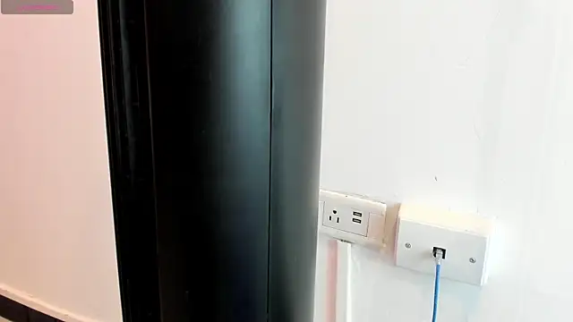 Miia Thompsonn online show from 17, 4, 2026