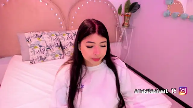 Miia Thompsonn online show from 3, 12, 2025