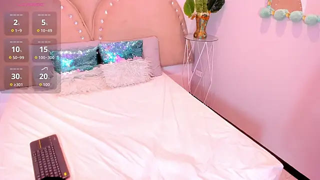 Miia Thompsonn online show from 8, 11, 2025