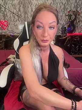 Snapshot of Luiza_Hammer chatting on 24, 7, 2026 Luiza Hammer online show from 24, 7, 2026
