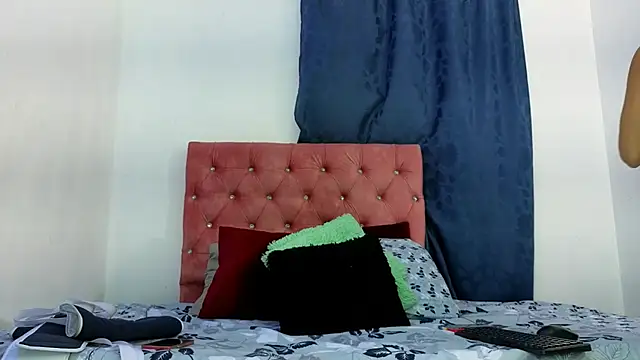 Snapshot of alissonandamy chatting on 29, 5, 2026 alissonandamy online show from 29, 5, 2026