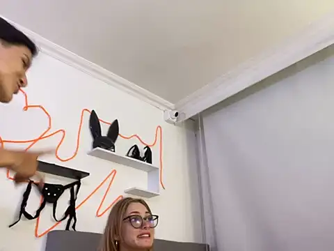 alissonandamy online show from 3, 3, 2025
