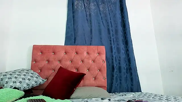 Snapshot of alissonandamy chatting on 9, 5, 2026 alissonandamy online show from 9, 5, 2026