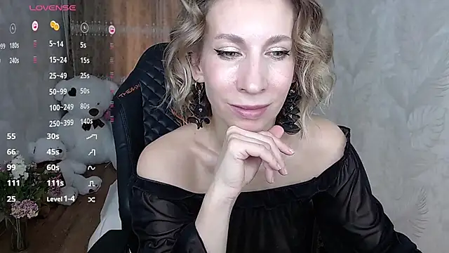 AdrianaSea online show from 7, 11, 2025