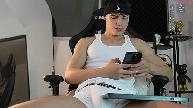 Snapshot of Max_cortes1 chatting on 15, 9, 2025 Max cortes1 online show from 15, 9, 2025