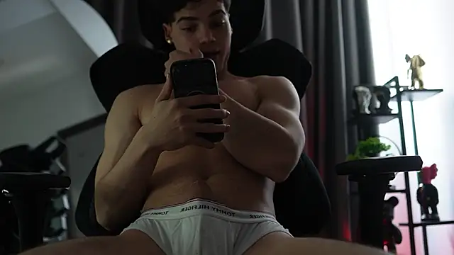 Max cortes1 online show from 12, 3, 2026