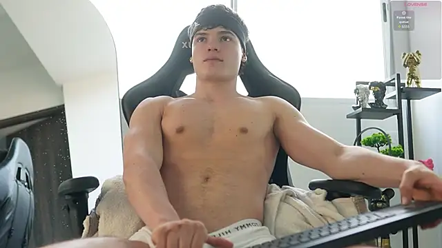 Max cortes1 online show from 3, 11, 2025