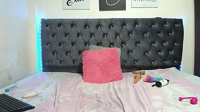 Snapshot of Zoe_Medina chatting on 5, 2, 2025 Zoe Medina online show from 5, 2, 2025