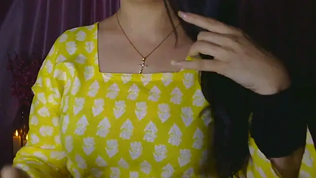 Snapshot of Mishika_Gill chatting on 8, 7, 2026 Mishika Gill online show from 8, 7, 2026