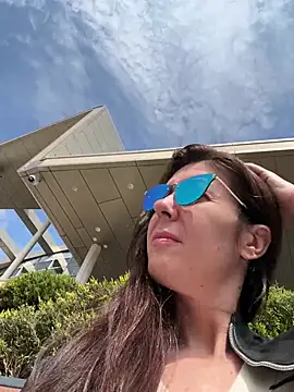 eveangelll online show from 17, 4, 2026