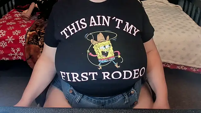 Snapshot of Chloenightmare chatting on 16, 10, 2025 Chloenightmare online show from 16, 10, 2025