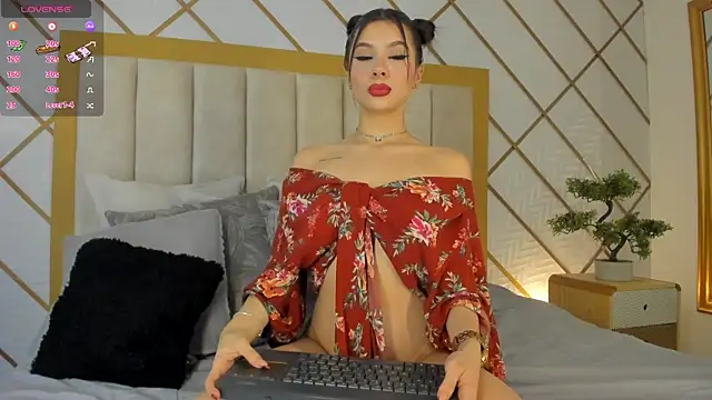 SamanthaClay online show from 12, 2, 2025