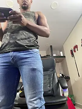 AlejoKhalifa  online show from 6, 6, 2026