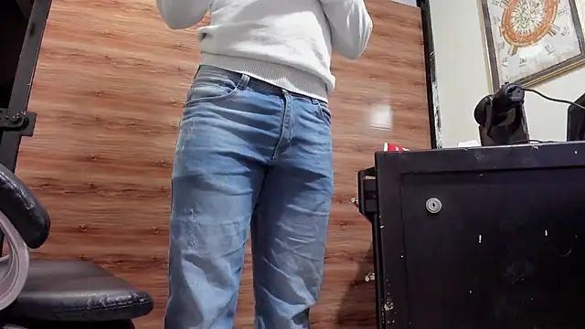 AlejoKhalifa  online show from 30, 5, 2026